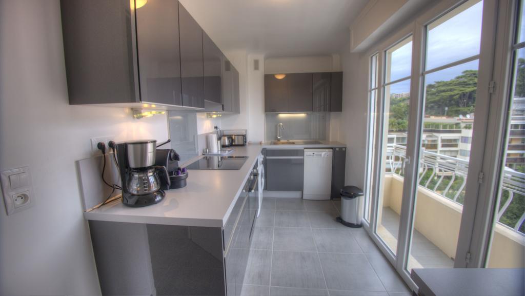 Beau 2 pièces 3 étoiles Vue Mer Garage Privé 150m plages wifi Cannes Camera foto