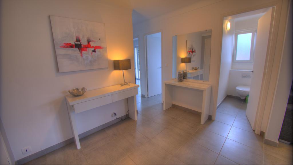 Beau 2 pièces 3 étoiles Vue Mer Garage Privé 150m plages wifi Cannes Camera foto